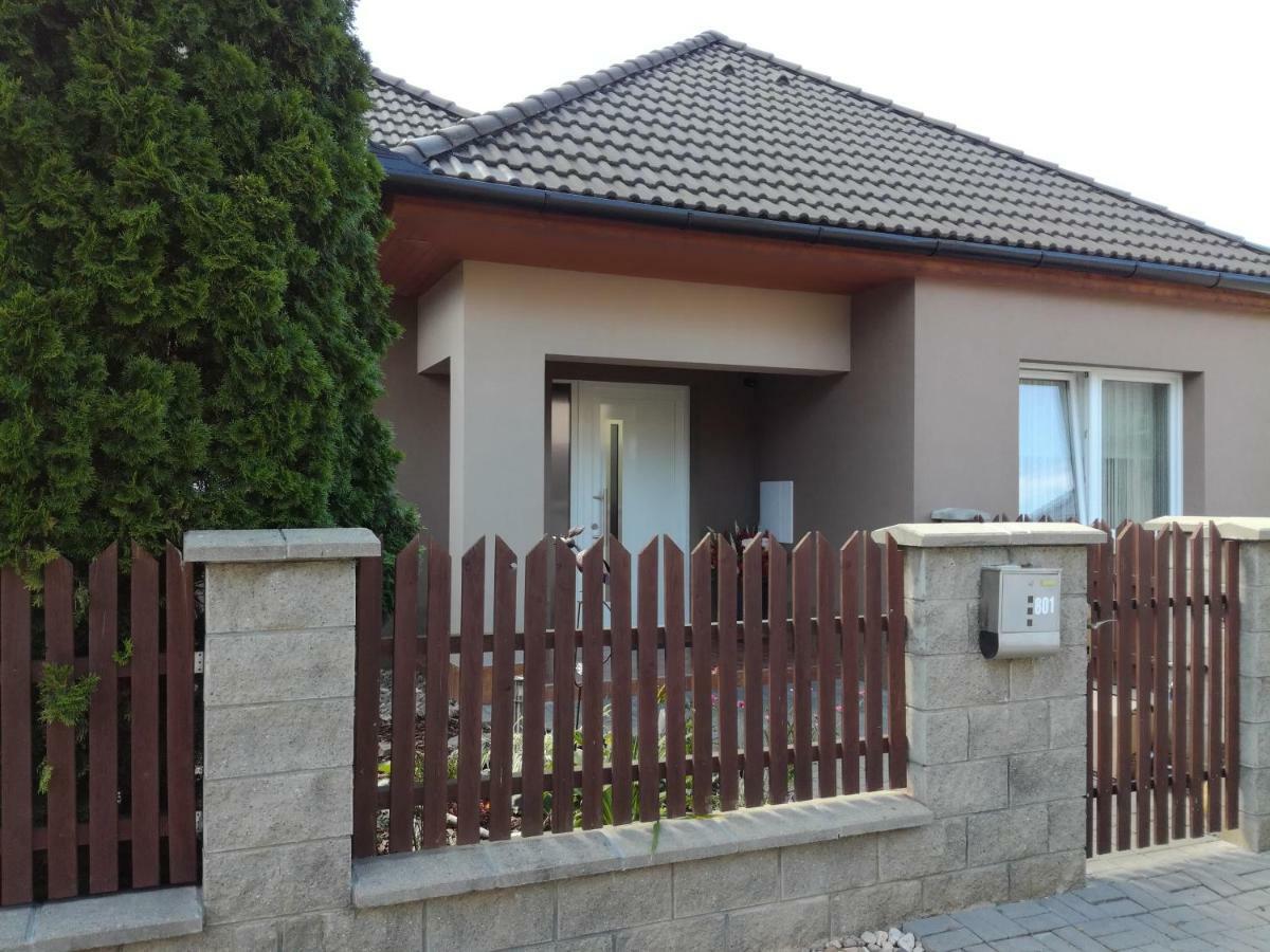 Ji Apartment Modřice Buitenkant foto
